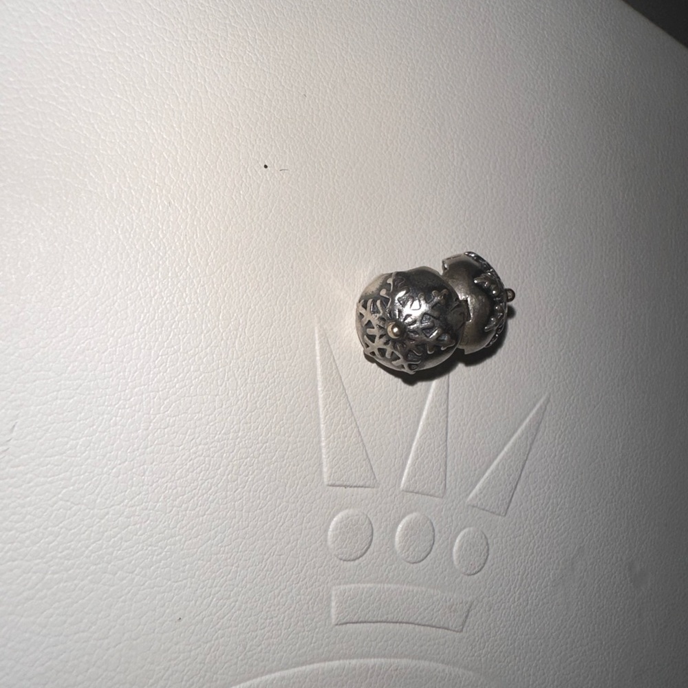 Pandora snowflake clip charm